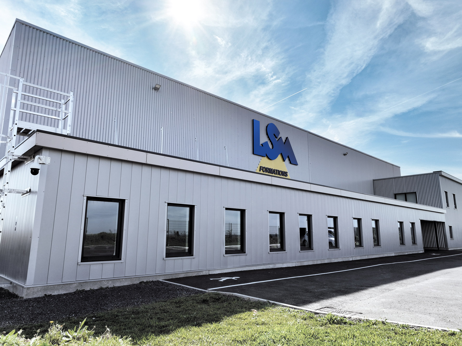 LSM Formations Margny-Les-Compiègne 2019 Tertiaire Réhabilitation Industrie Logistique Bâtiment d’activité Immeuble d’entreprise Immeuble industriel Bureau Maitrise d’œuvre Ingénierie Construction Rénovation