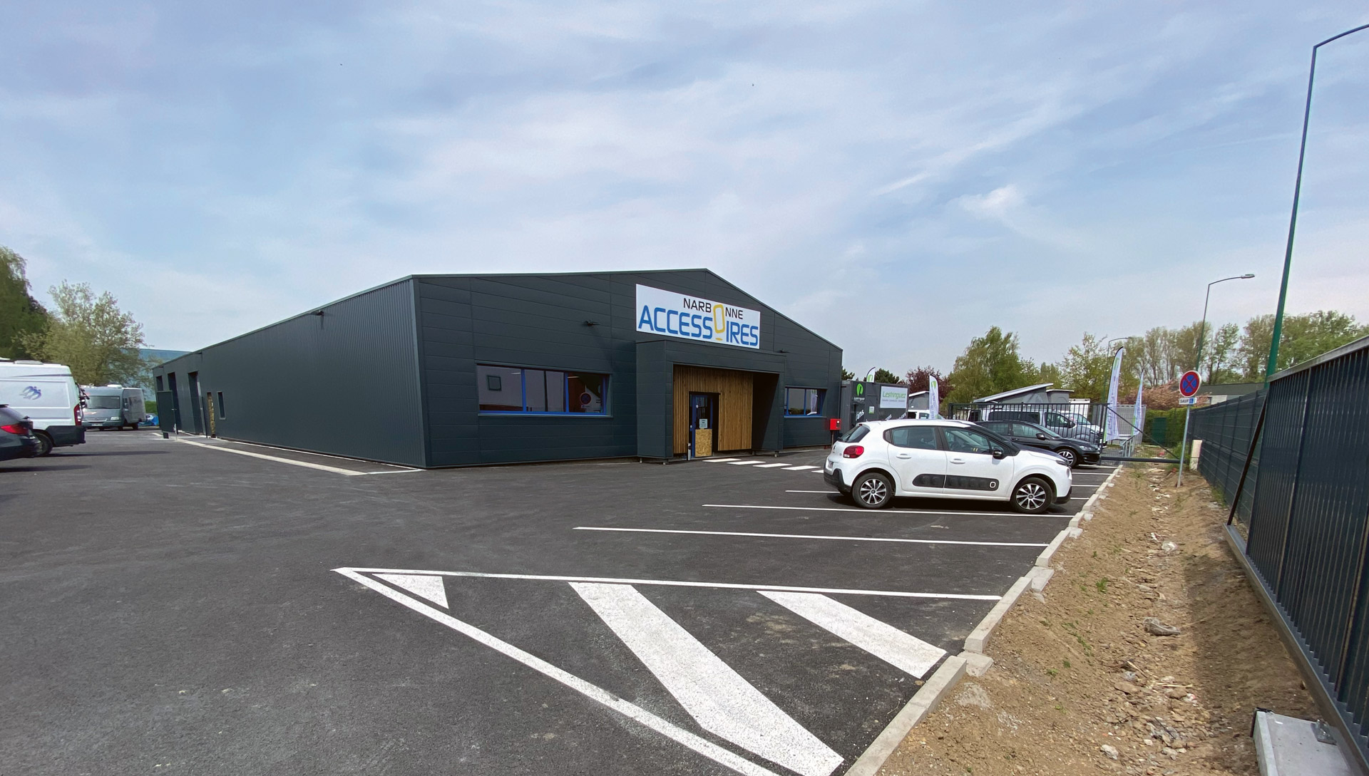 Narbonne Accessoires Roncq 2022 Réhabilitation Industrie Logistique Bâtiment d’activité Immeuble d’entreprise Immeuble industriel Bureau Maitrise d’œuvre Ingénierie Construction Rénovation