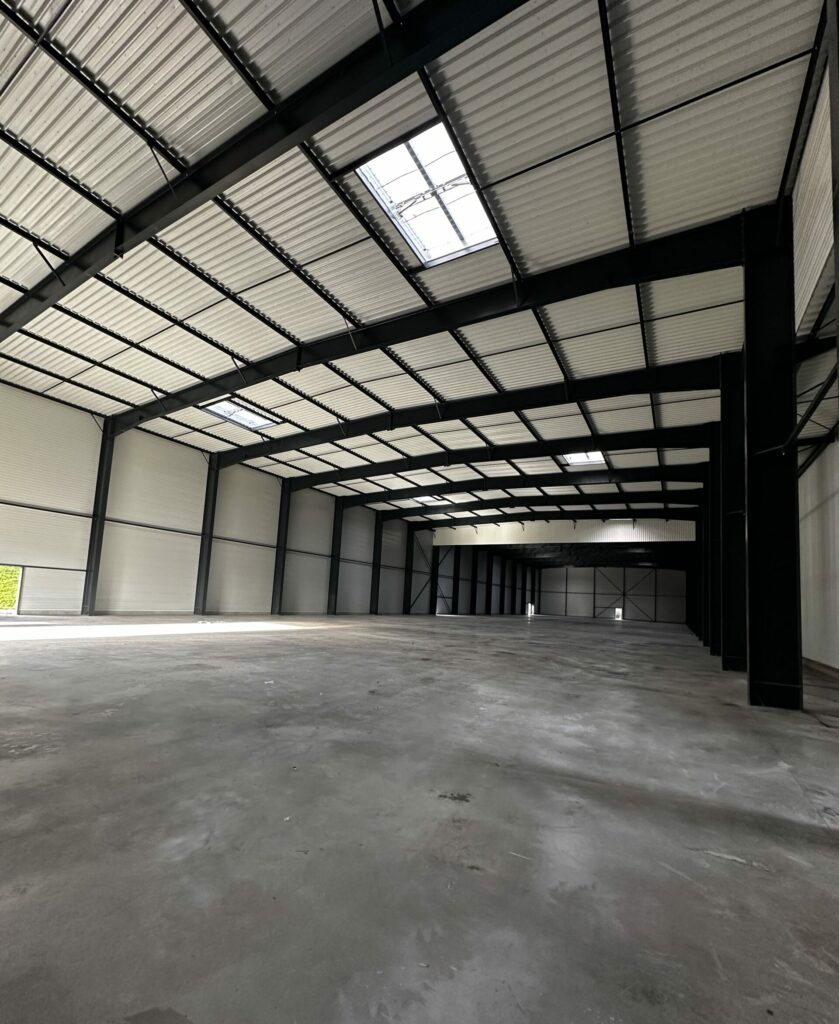 Extension bâtiment d'activité pour mise en place terrain de Padel